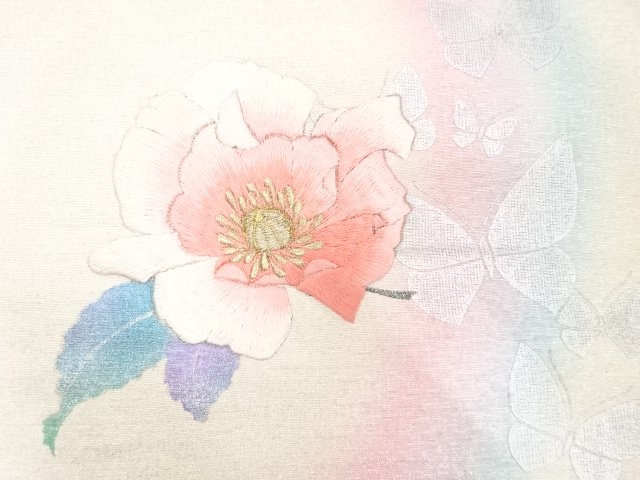 JAPANESE KIMONO / ANTIQUE ANTIQUE FLOWER / BUTTERFLY PATTERN EMBROIDER